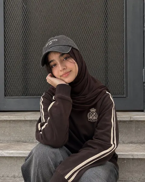 Streetwear Hijab Portrait
