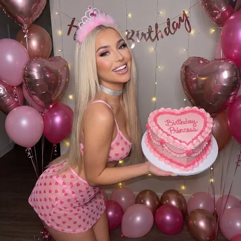芭比风生日派对少女庆祝照