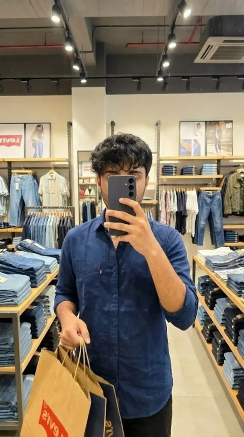 Levi's 购物对镜自拍编辑