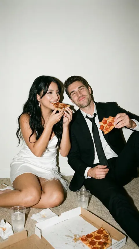 婚礼派对披萨对镜自拍
